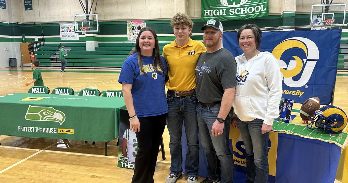 Wall Hawks Logan Thomas Signs with Angelo State