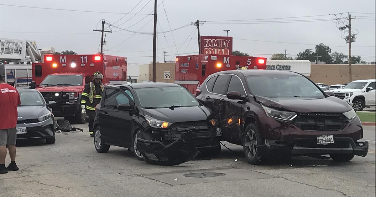Car Crash on Main Street Sends 1 Person to Hospital