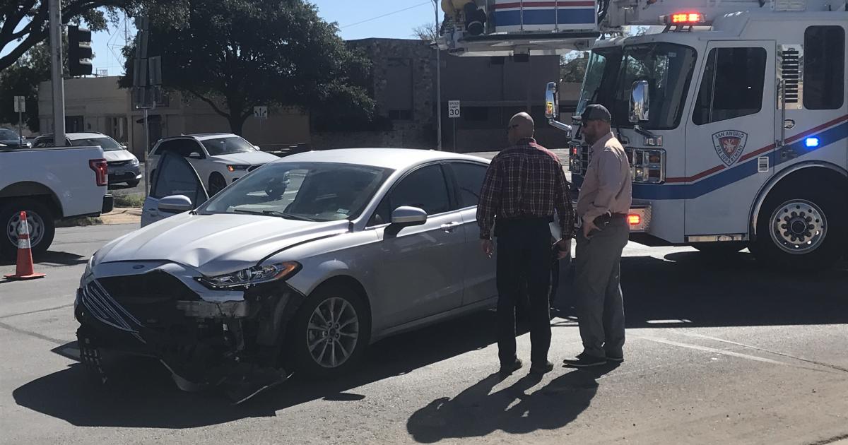 Driver Disregards Red Light, Crashes Into San Angelo Police Detective