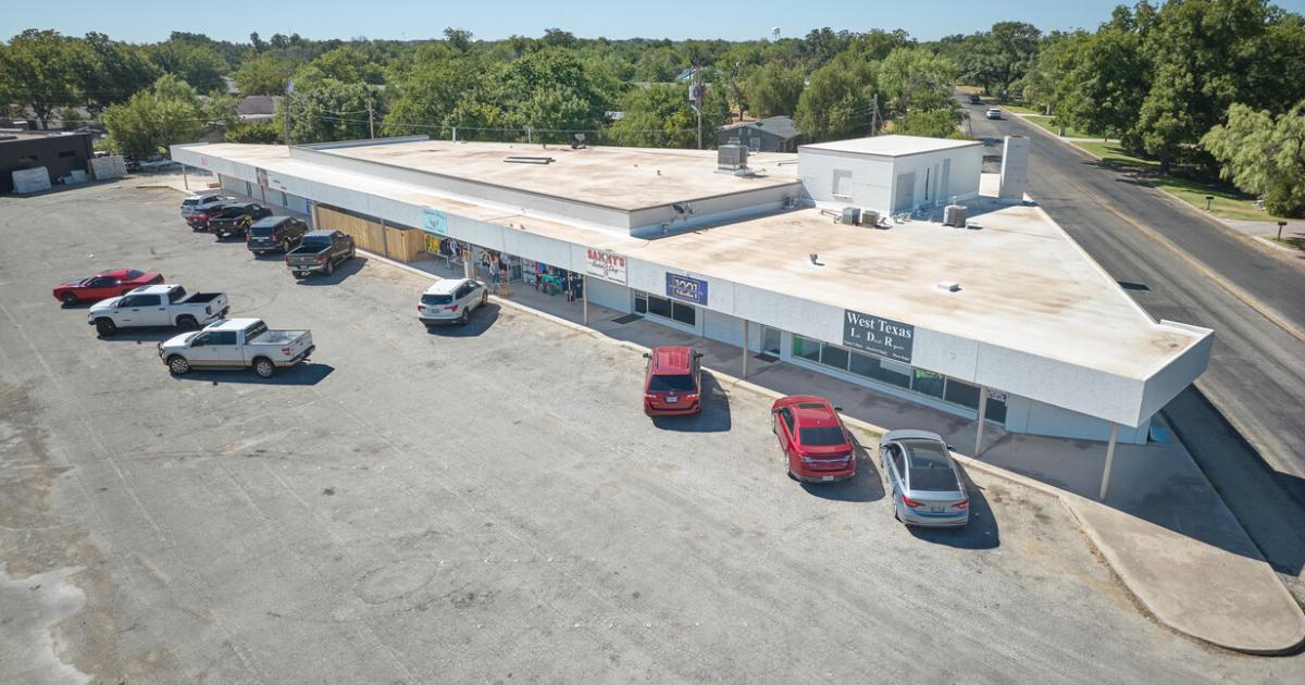 San Angelo’s Glenmore Shopping Center for Sale