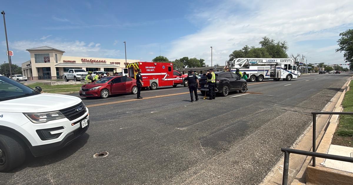 1 Taken to Hospital After Crash Shuts Down Harris Avenue