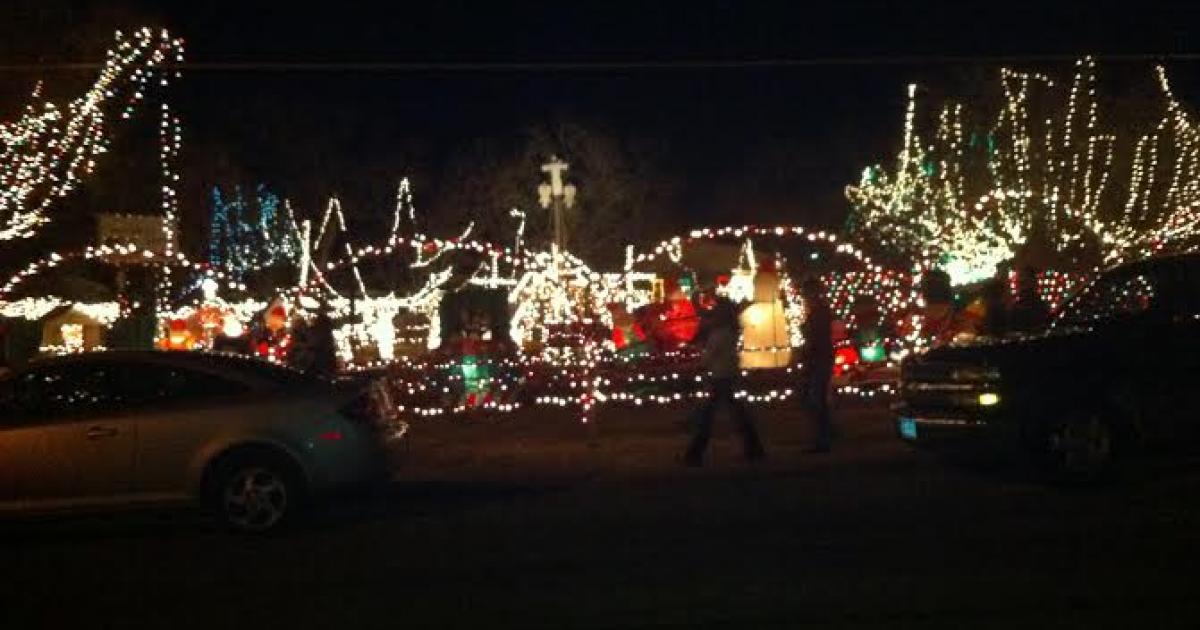 A San Angelo Tradition Lights Up Hill Street