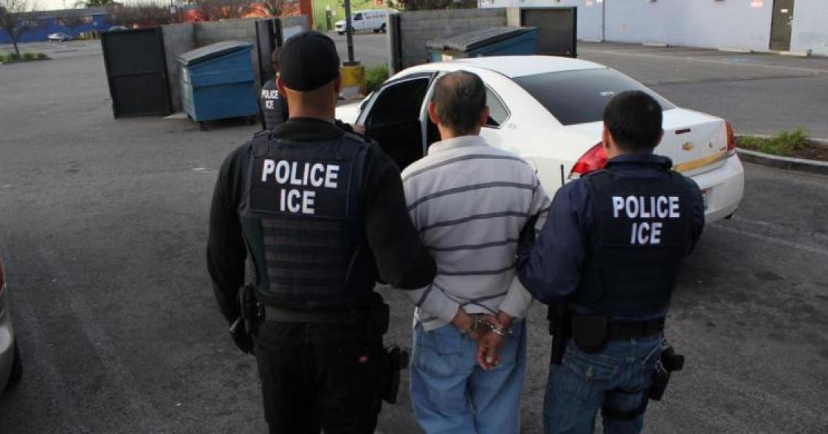 Is e police. Таможенная полиция. Ice gov+DHS. Фото иммиграционной полиции на Бали. Arrested Mexican gang members.