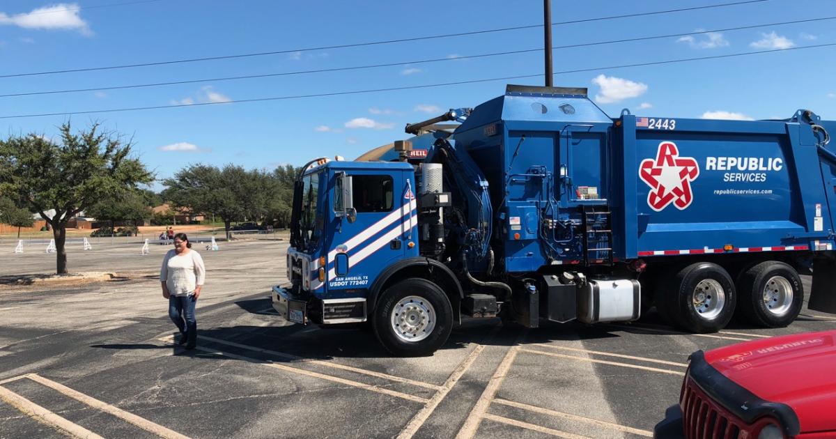 Garbage Truck Rodeo Held at Sunset Mall