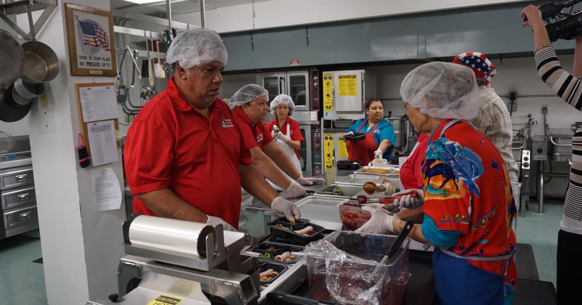 H-E-B Joins Meals For The Elderly In San Angelo For Feast Of Sharing ...