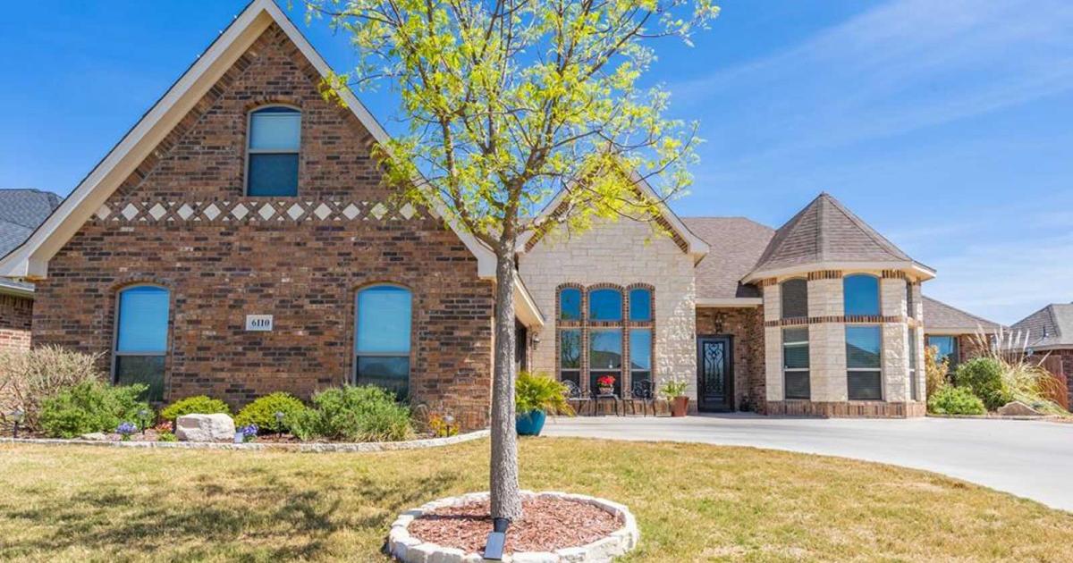 This Beautiful 4/3 in Saddle Club Headlines This Week's Featured San