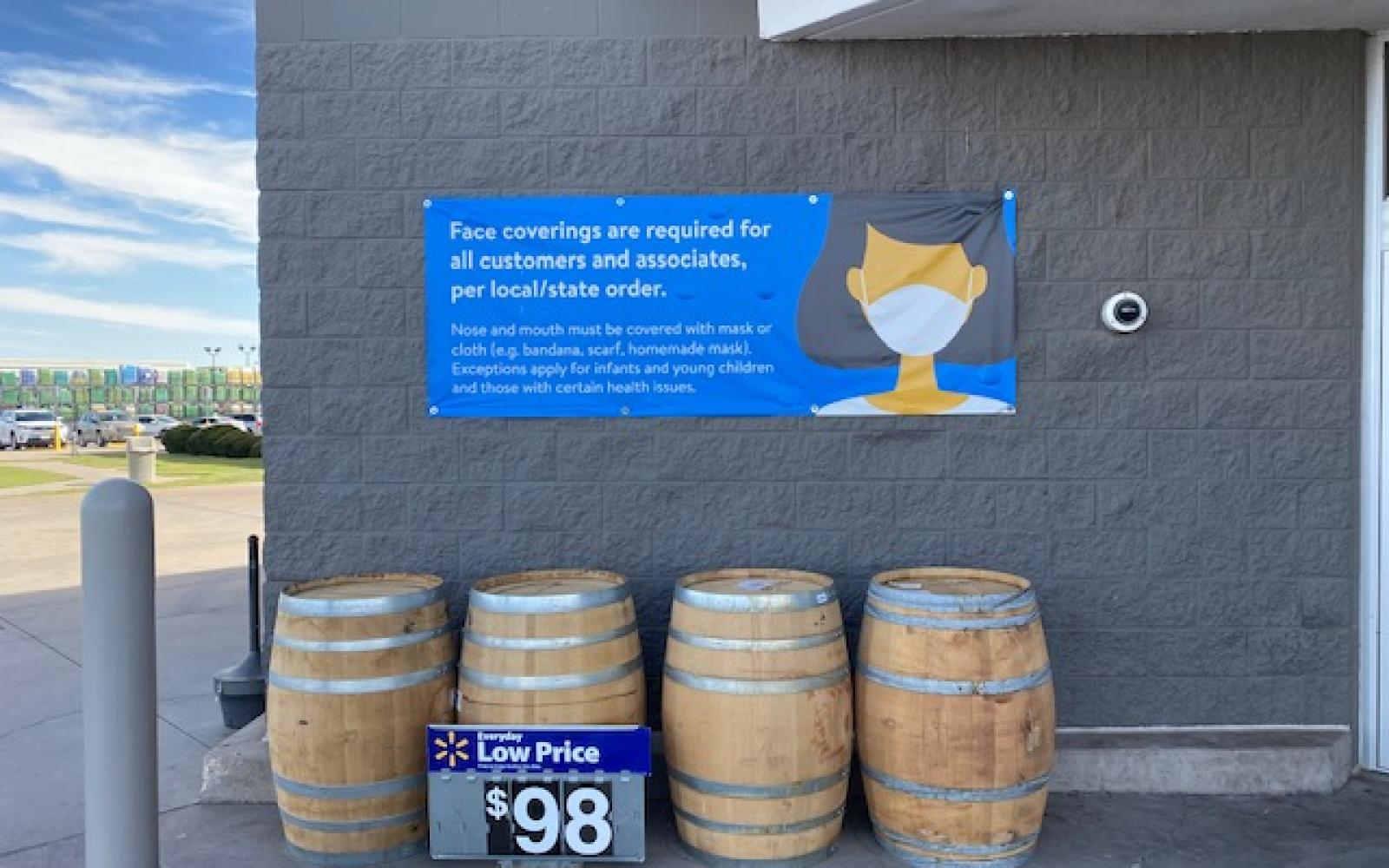 2020 Pandemic Walmart Banner (Live Photo/Yantis Green)