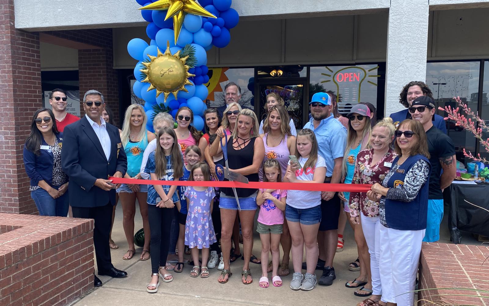 Suntrax Salon New Ownership Ribbon Cutting