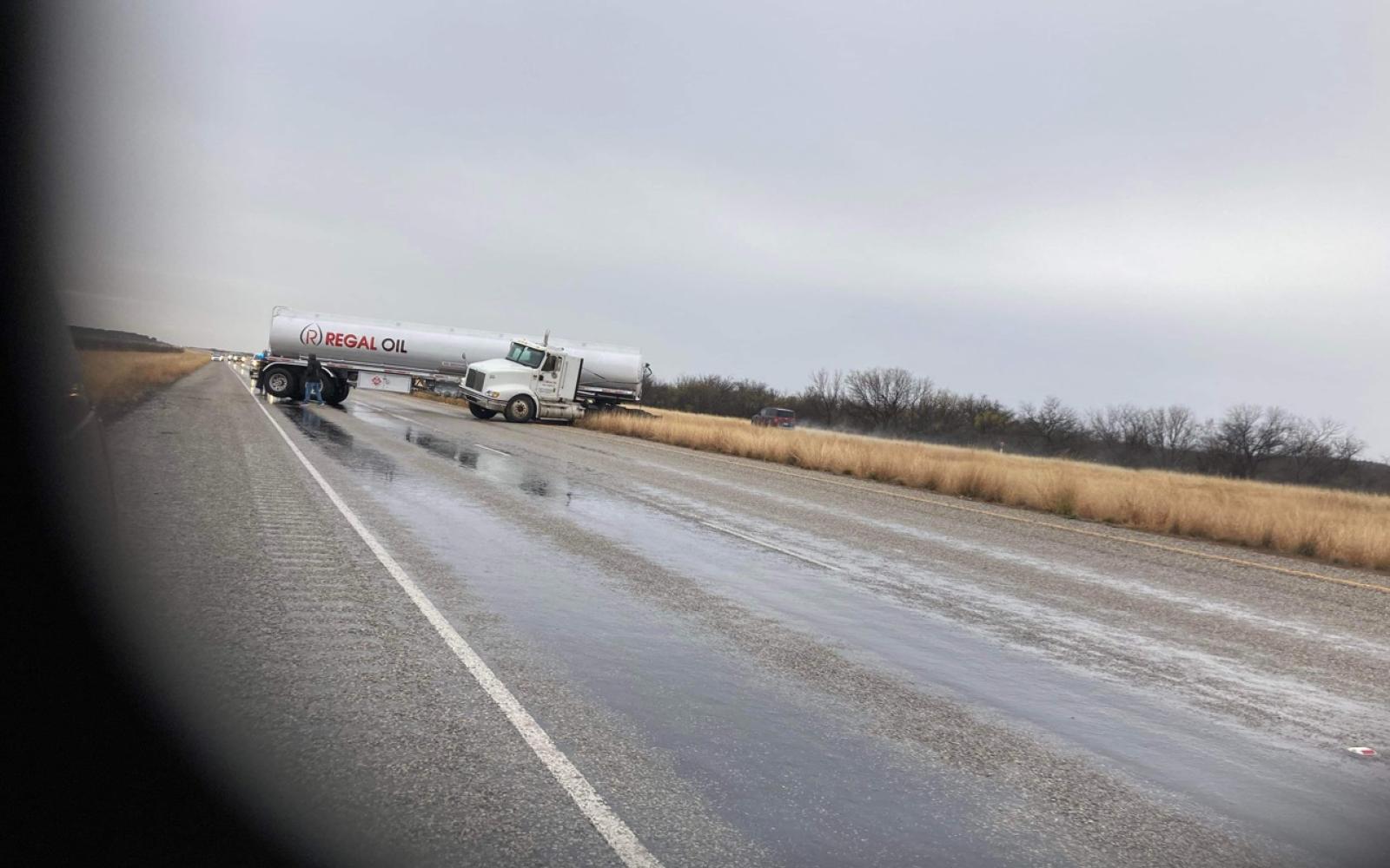 Jack Knifed 18-Wheeler Shuts Down US 87