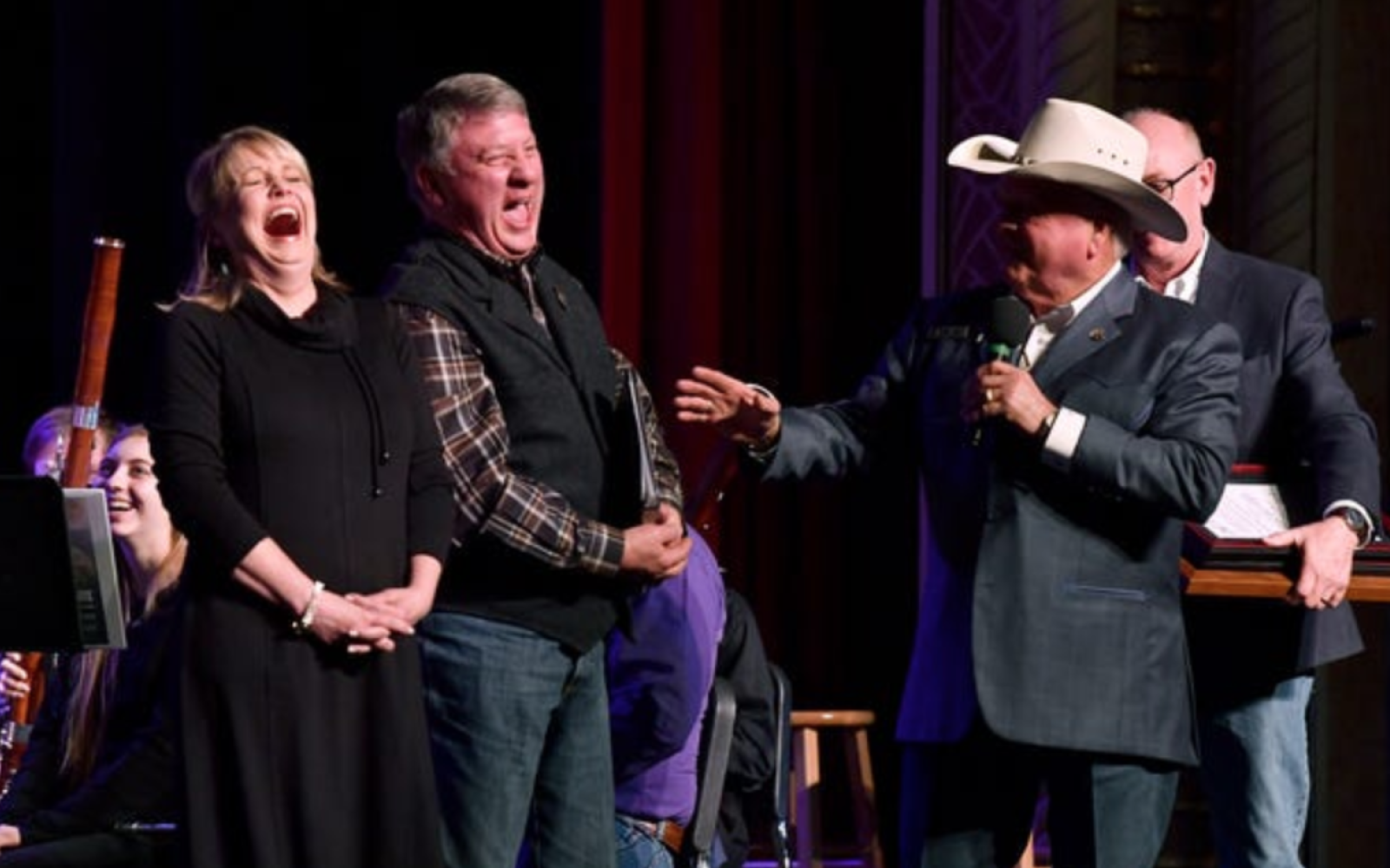 Ag Commissioner Miller Honors Texas Country Reporter Phillips (Contributed/TDA)