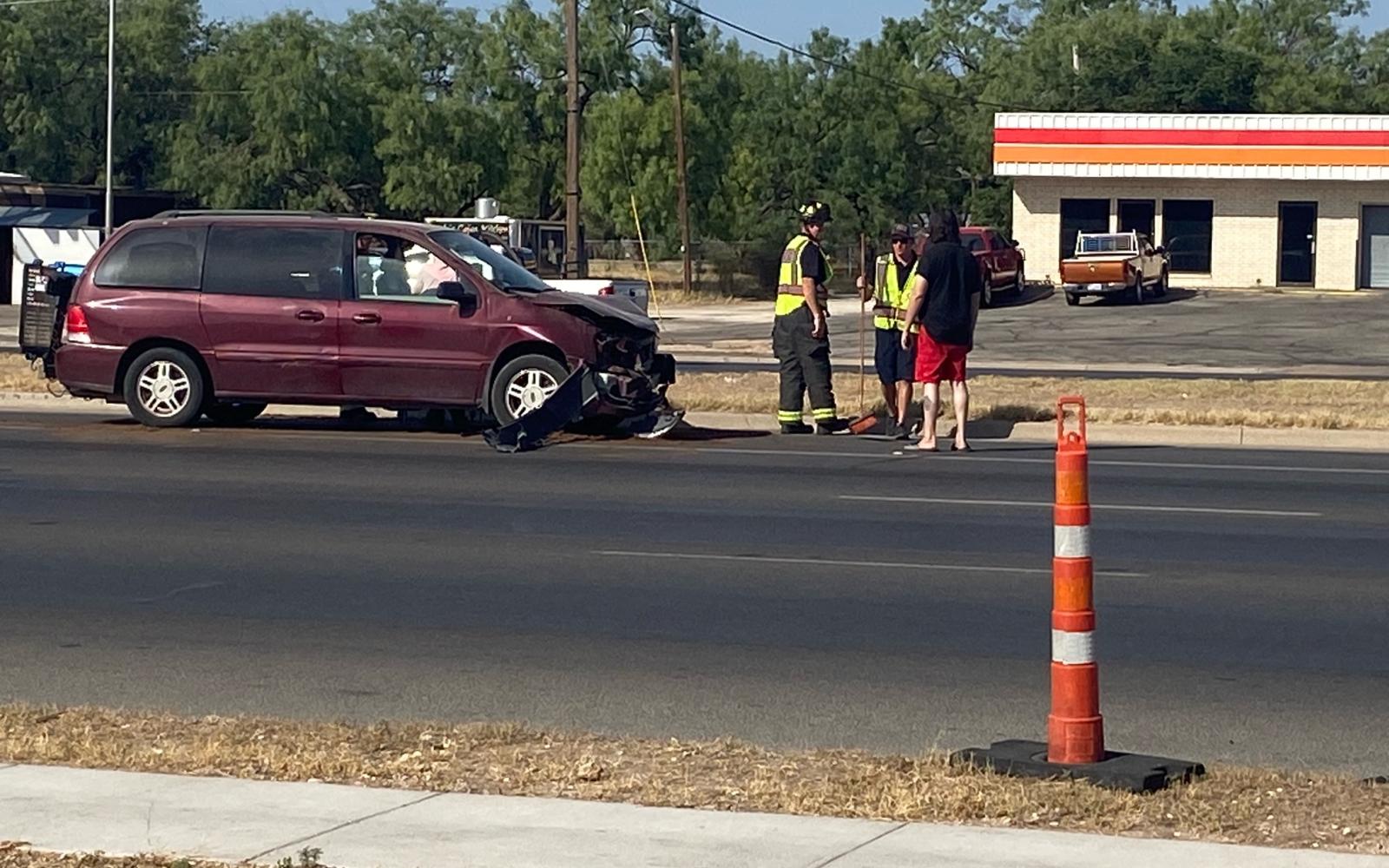 Crash on Bryant at 14th 8/5/22 (LIVE! Photo/Traci King)