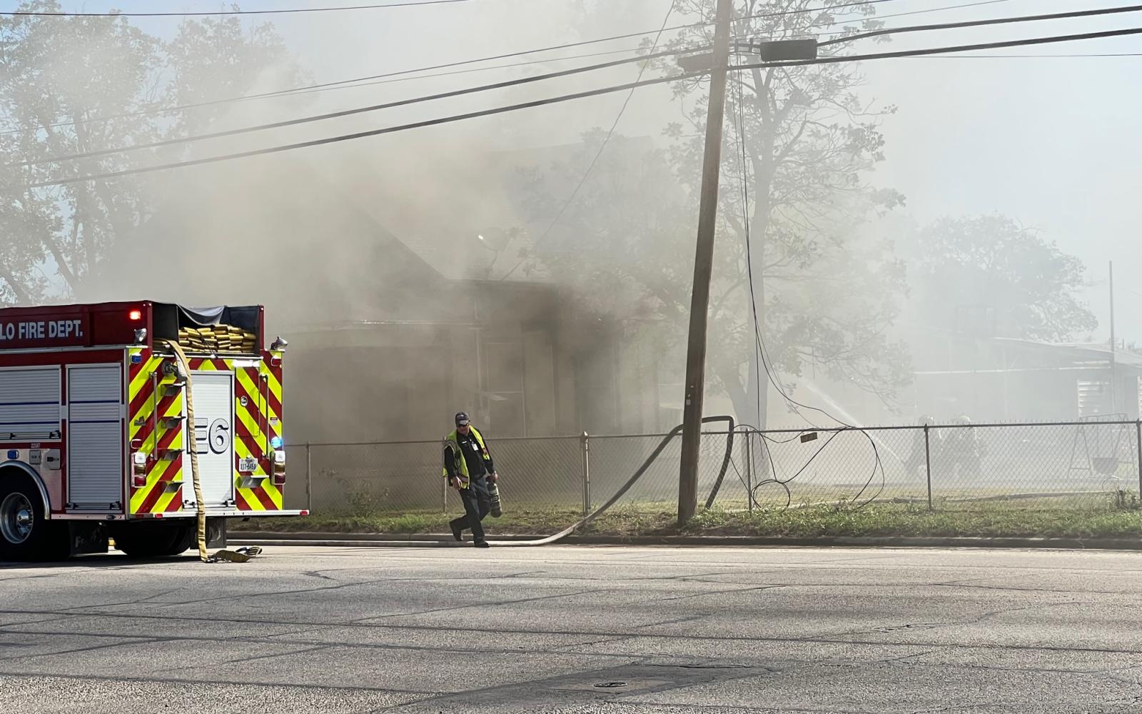 2 Alarm Fire Armstrong & 24th (LIVE! Photo/Matt Trammell)