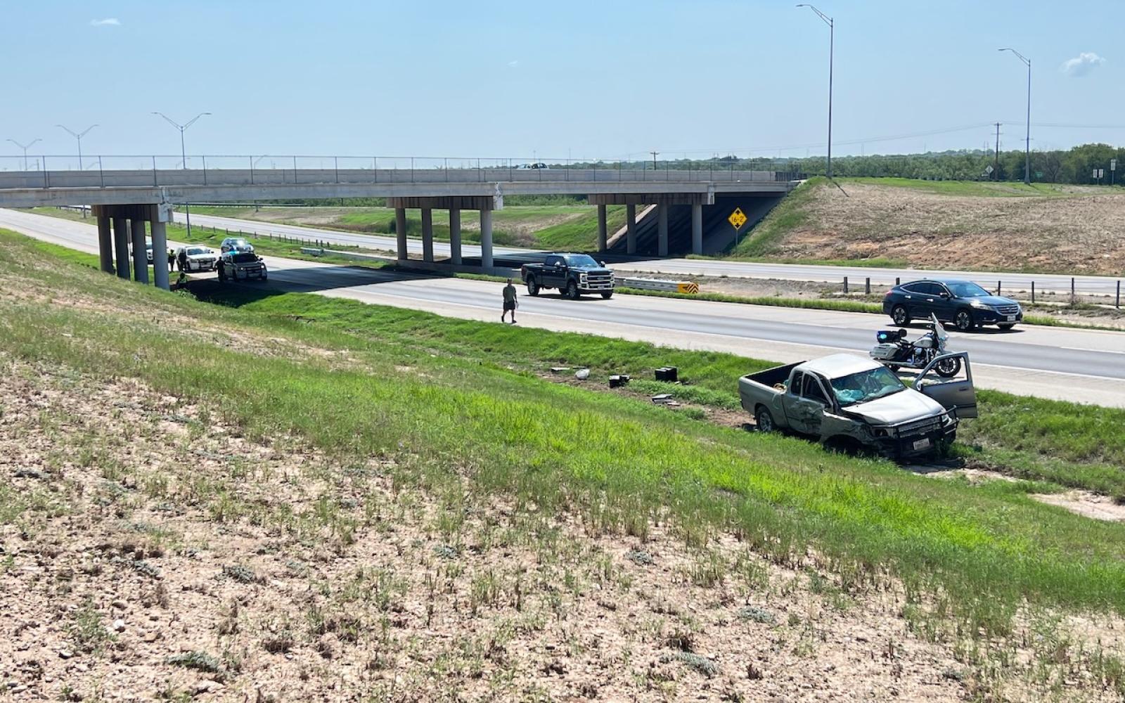 SAN ANGELO, TX — San Angelo police are investigating a serious crash on Loop 306 under the Foster Road overpass.