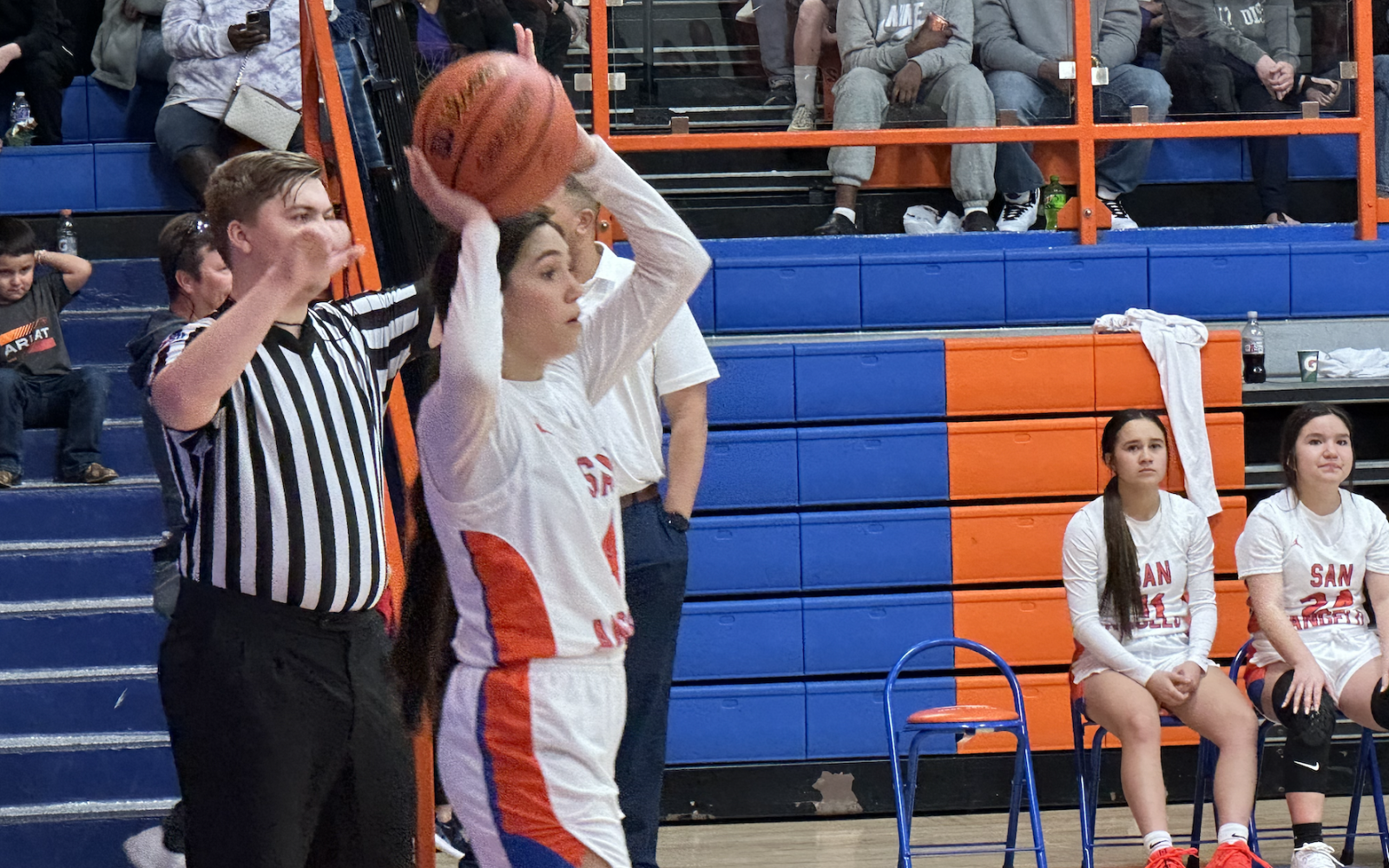 Lady Cats' Jewels Perez