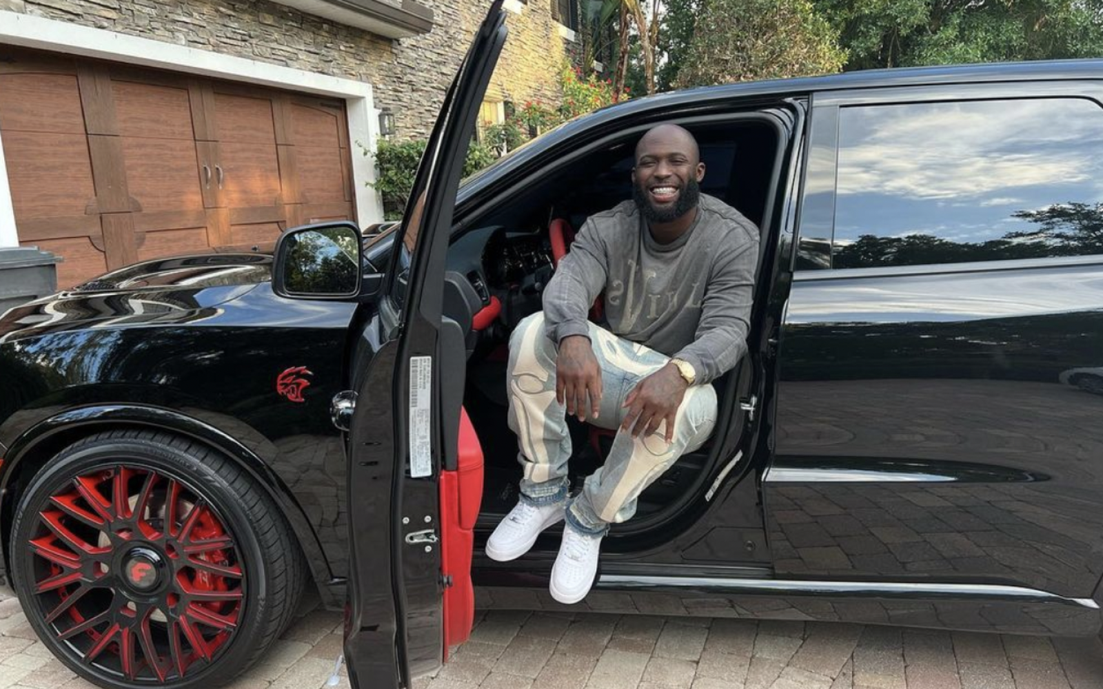 Leonard Fournette and his SUV