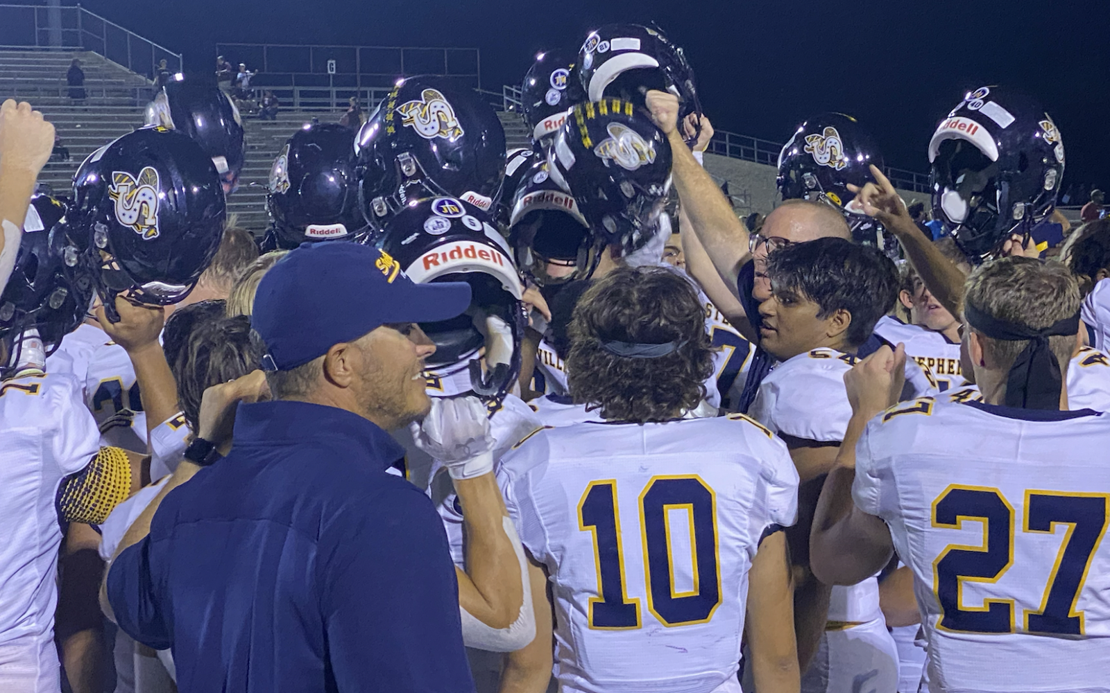 The Stephenville Yellowjackets beat the Brownwood Lions in the Battle of 377.