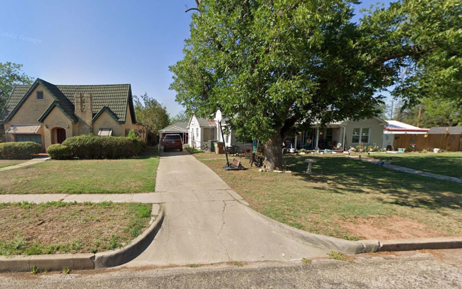 Here are the two homes as seen during the daytime on Google Street View.