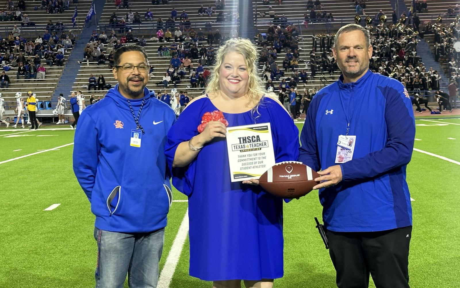 Scarlet Rodriguez receives award from the THSCA
