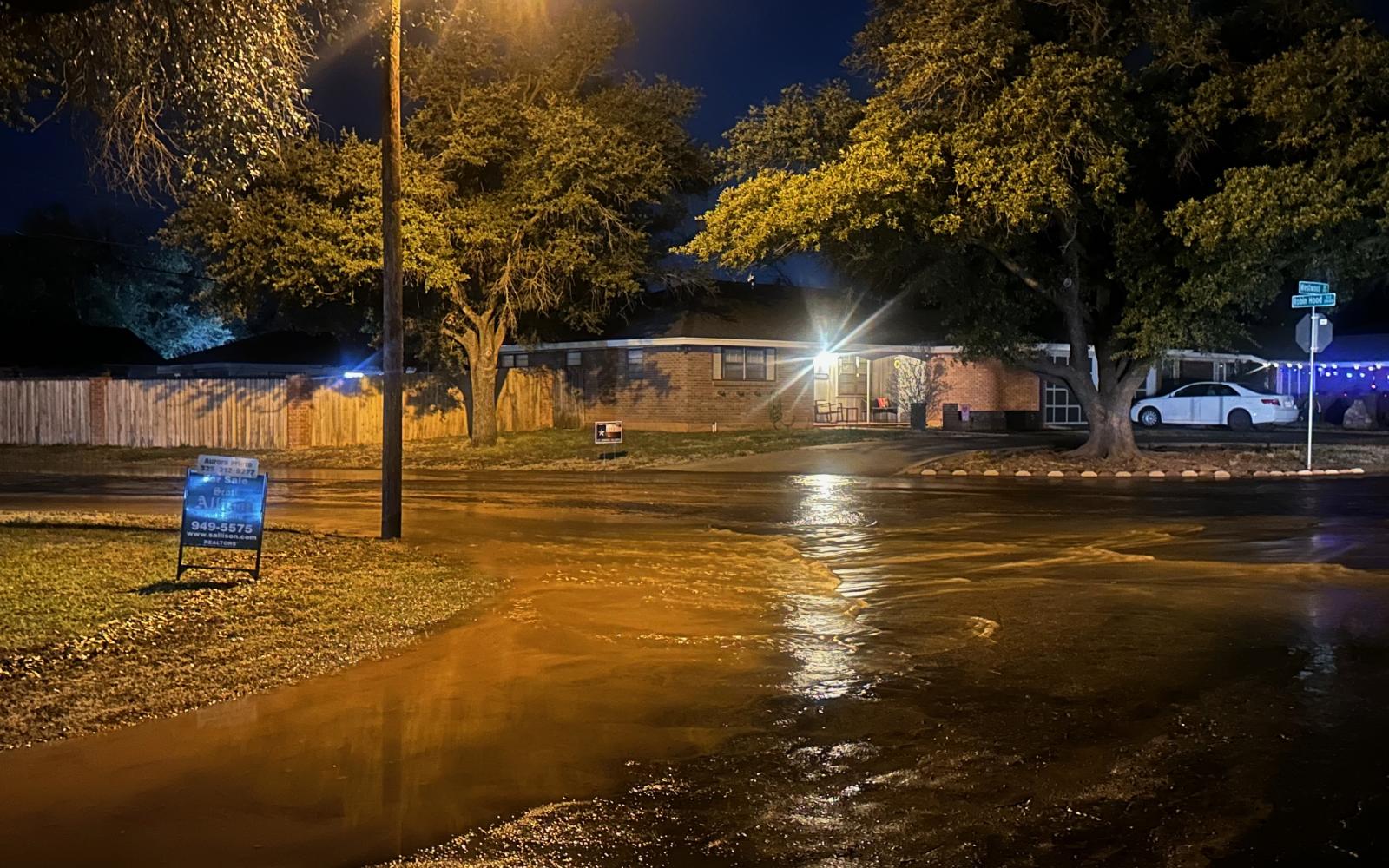 Water Leak Plagues Residential Area in West San Angelo