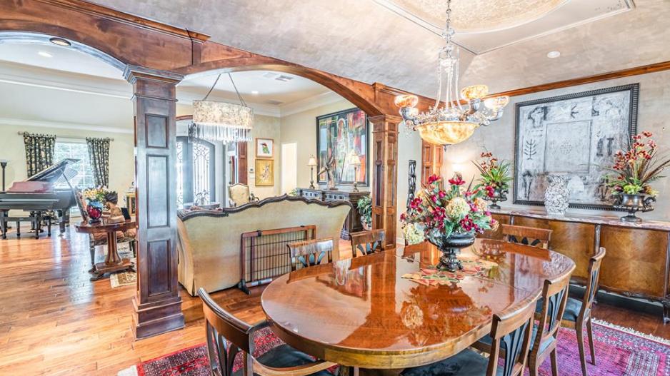 Real Estate Guide Luxury Awaits in Butler Farms