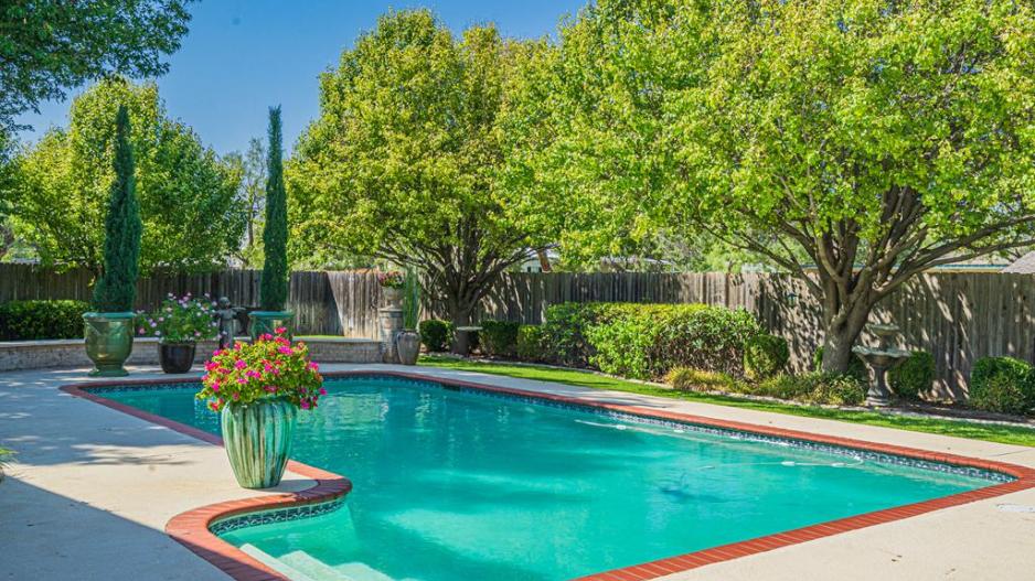 Real Estate Guide Luxury Awaits in Butler Farms