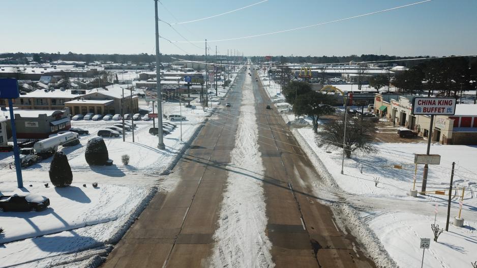 This photo taken the morning of Feb. 19 shows both sides were eventually cleared of snow and ice. This photo taken the morning of Feb. 19 shows both sides were eventually cleared of snow and ice.
