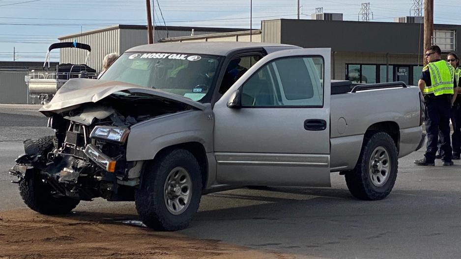 2 pickups crash on Knickerbocker (LIVE! Photo/James Bouligny) 2 pickups crash on Knickerbocker (LIVE! Photo/James Bouligny)