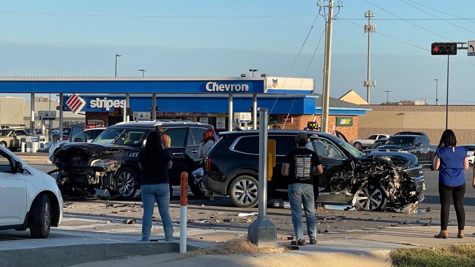 Crash on FM2288 and Sherwood Way 10/26/21 (LIVE! Photo/Sonia Ramirez) Crash on FM2288 and Sherwood Way 10/26/21 (LIVE! Photo/Sonia Ramirez)