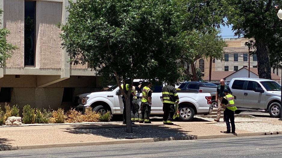 Pickup Crashes into Tom Green Co. Sheriff's Office (LIVE! Photo/James Bouligny) Pickup Crashes into Tom Green Co. Sheriff's Office (LIVE! Photo/James Bouligny)