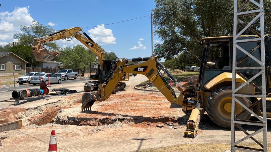 Utility Construction on College Hills 7/22 (LIVE! Photo/Yantis Green) Utility Construction on College Hills 7/22 (LIVE! Photo/Yantis Green)