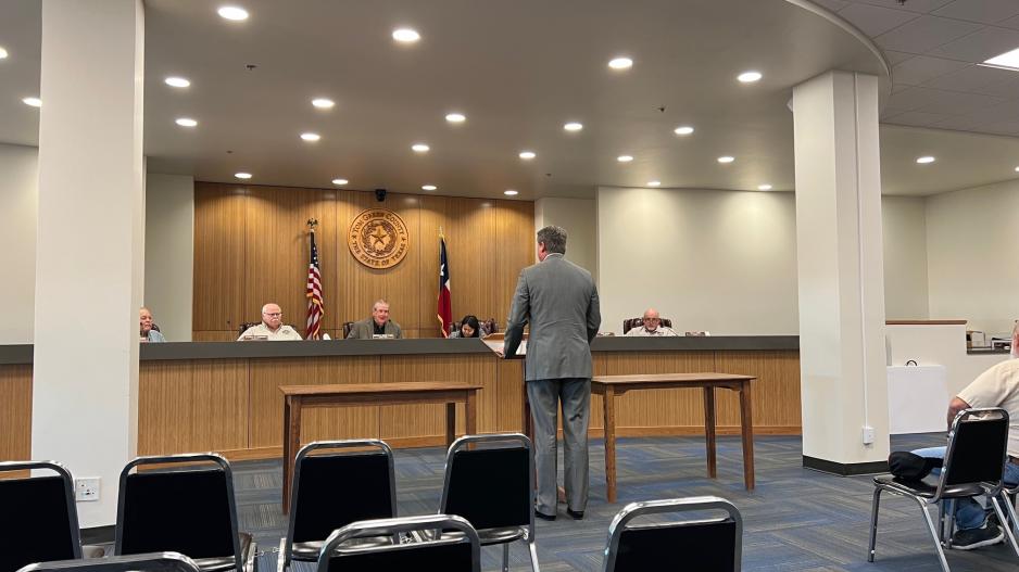 Andrew Graves Addresses the Commissioners Court 9/20/22 (LIVE! Photo/Yantis Green) Andrew Graves Addresses the Commissioners Court 9/20/22 (LIVE! Photo/Yantis Green)
