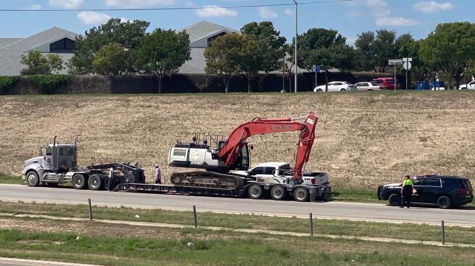 Excavator Hits Main St. Bridge (LIVE! Photo/James Bouligny) Excavator Hits Main St. Bridge (LIVE! Photo/James Bouligny)