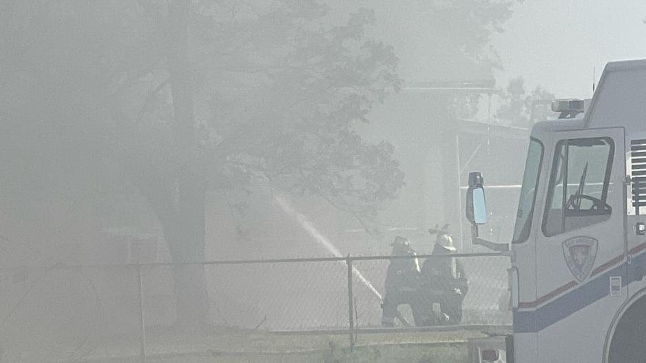 2 Alarm Fire Armstrong & 24th (LIVE! Photo/Matt Trammell) 2 Alarm Fire Armstrong & 24th (LIVE! Photo/Matt Trammell)