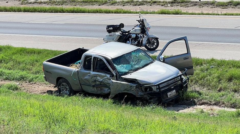 SAN ANGELO, TX — San Angelo police are investigating a serious crash on Loop 306 under the Foster Road overpass. SAN ANGELO, TX — San Angelo police are investigating a serious crash on Loop 306 under the Foster Road overpass.
