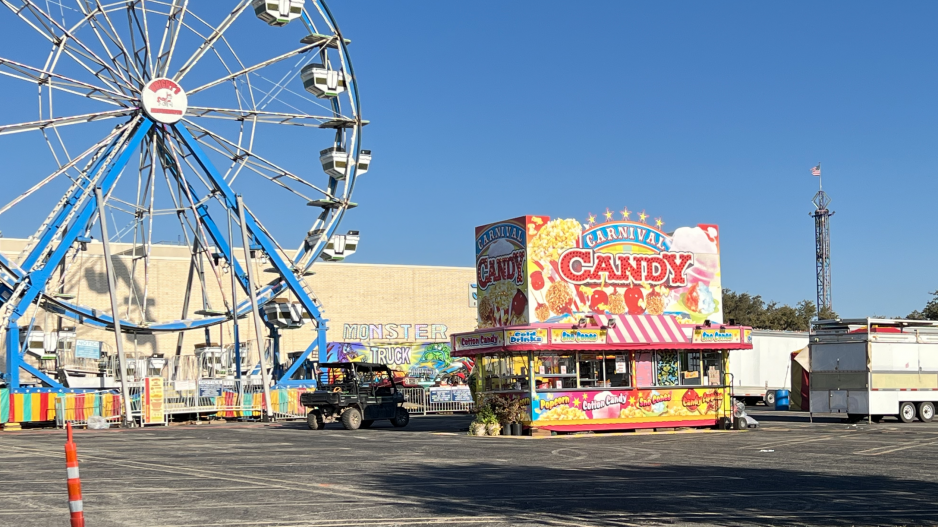 Thrilling Carnival Rides Set Up at the Sunset Mall This Weekend