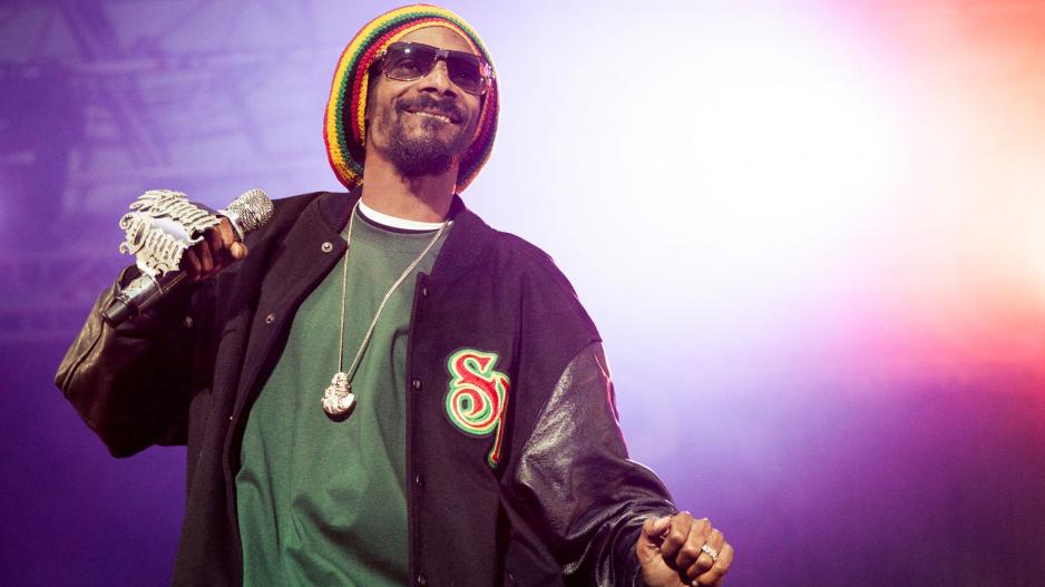 Snoop Dogg performing at Hovefestivalen 2012 Snoop Dogg performing at Hovefestivalen 2012