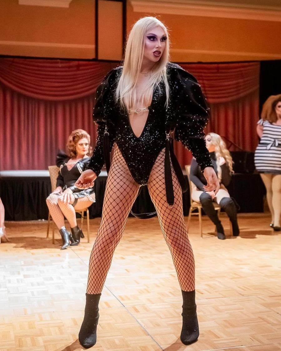 Miss Taylor Summers performs Taylor Swift in drag. Miss Taylor Summers performs Taylor Swift in drag.