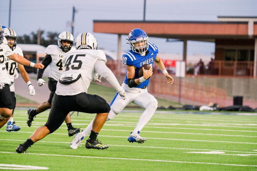 Lake View's Chris Alvizo evades a tackle against Lamesa on Friday, Sept. 13, 2024, at San Angelo Stadium.
