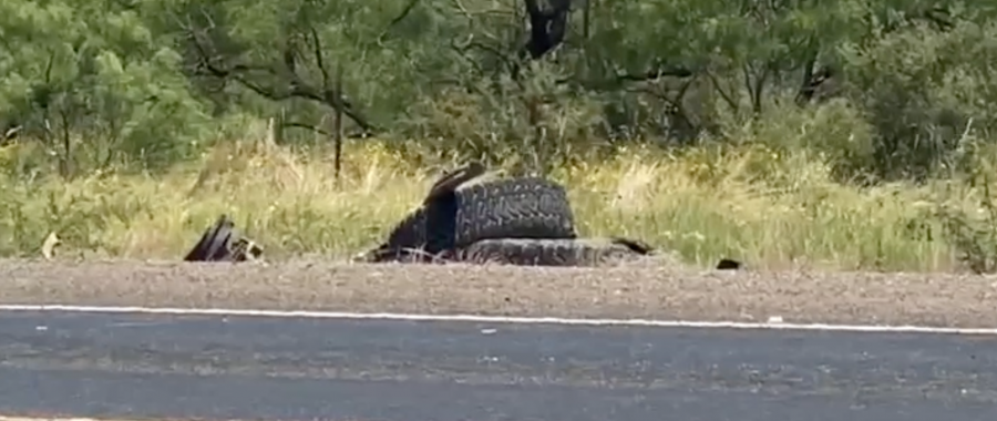 Both wheels were seen off of the Jeep Rubicon. Both wheels were seen off of the Jeep Rubicon.