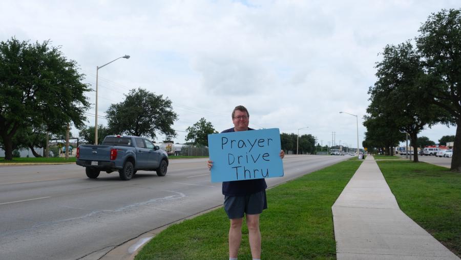 Man Offers Drive-Through Prayer in San Angelo