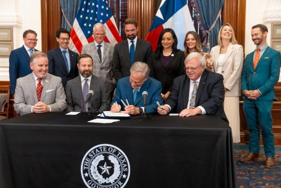 (PHOTO: Office Of The Governor, 8/14/25) (PHOTO: Office Of The Governor, 8/14/25)