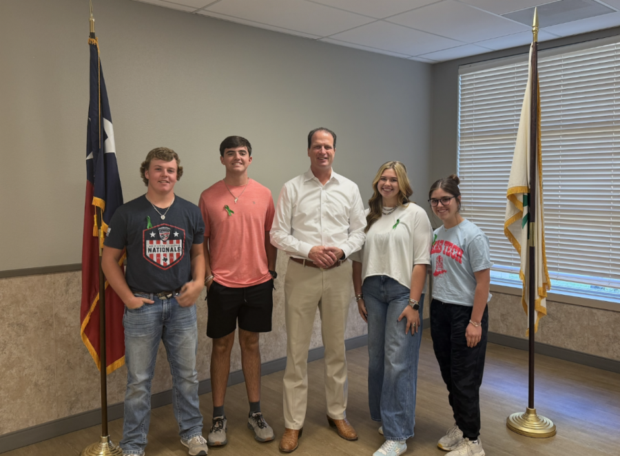 Congressman Pfluger recognized the Glasscock County 4-H Livestock Judging Team for finishing in 9th place at nationals. Team members included Levi Easterling, Brylon Frerich, Miles Halfmann, and Tatum Braden. Erica Batla and Carylon Frerich accepted the Congressional Certificate from the Congressman on behalf of the team. Congressman Pfluger recognized the Glasscock County 4-H Livestock Judging Team for finishing in 9th place at nationals. Team members included Levi Easterling, Brylon Frerich, Miles Halfmann, and Tatum Braden. Erica Batla and Carylon Frerich accepted the Congressional Certificate from the Congressman on behalf of the team.