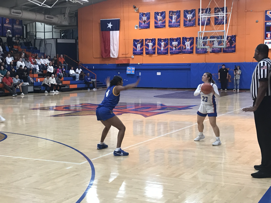 San Angelo Central's Bethany Fuentes looks to pass the ball against the defense of Frenship's Madison Phillips on Friday, Jan. 16, 2026.
