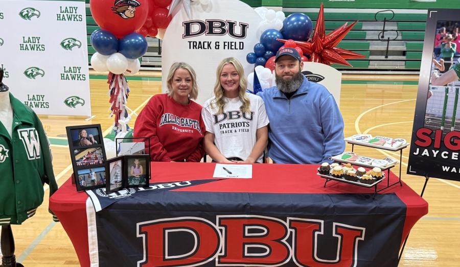 Wall Lady Hawks' Jaycee White