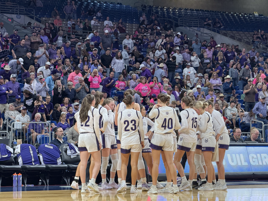The Mason girls basketball team huddles during a timeout in the state final against Panhandle on Thursday, March 5, 2026.