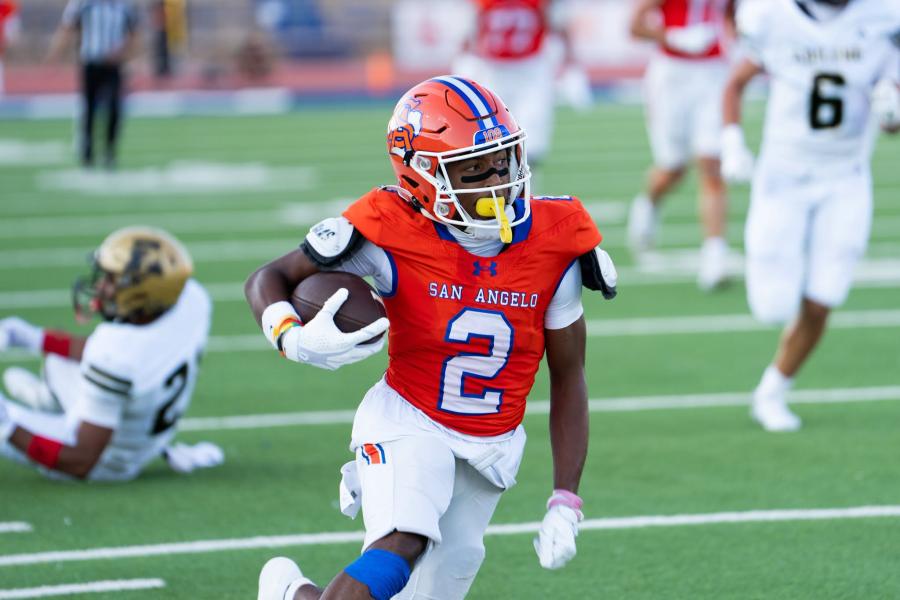 San Angelo Central wide receiver Jesse Smith runs after the catch against Abilene High on Friday, Aug. 28, 2026.