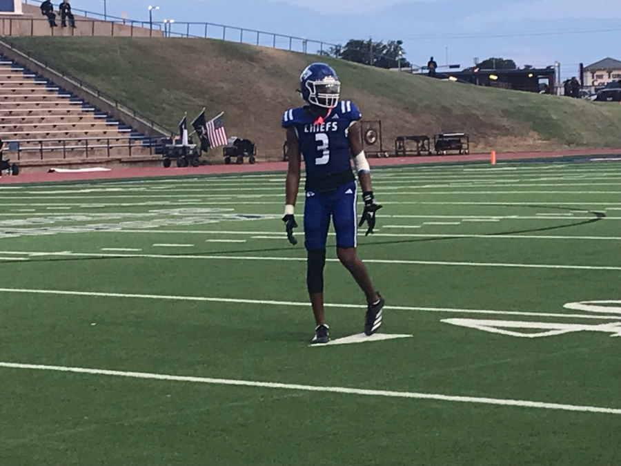 Lake View's Andrew Young looks to the sideline before the snap against Snyder on Friday, Sept. 4, 2026.