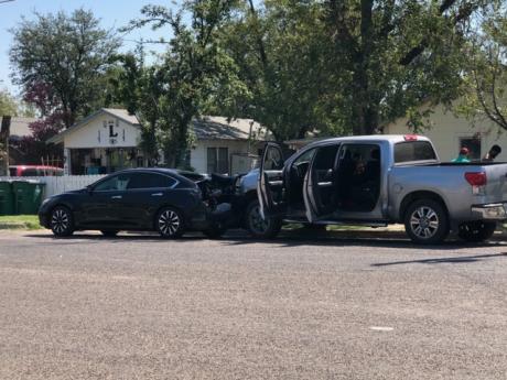 Crash on 23rd St. (LIVE! Photo/Sonia Ramirez)