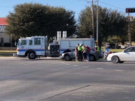 Convertible Mustang Crash (LIVE! Photo/Sonia Ramirez)