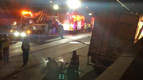 <script type="text/javascript" src="//services.brid.tv/player/build/brid.min.js"></script> <div id="Brid_07479915" class="brid" style="width:16;height:9;" itemprop="video" itemscope itemtype="http://schema.org/VideoObject"> <meta itemprop="name" content="18-wheeler Crash Aftermath" /><meta itemprop="description" content="Crushed Car Driver Extricated After Horrific Crash" /><meta itemprop="duration" content="PT50S" /><meta itemprop="uploadDate" content="2020-12-09 02:07:33" /><meta itemprop="thumbnailURL" c